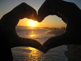 love-sunset-hands