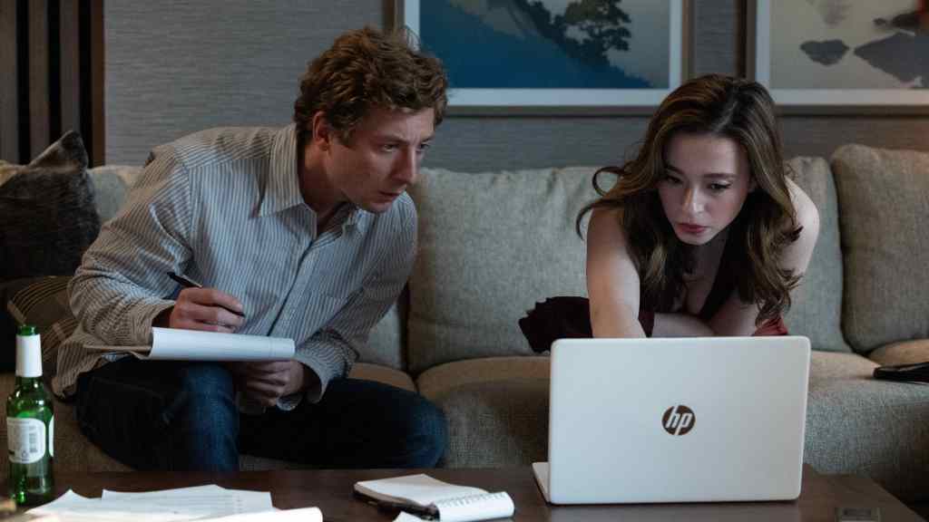Jeremy Allen White and Mikey Madison in THE SOCIAL RECKONING